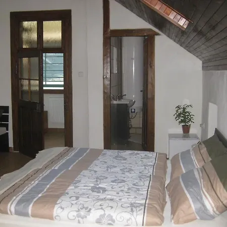Stara Krcma Fogadó Sztracena