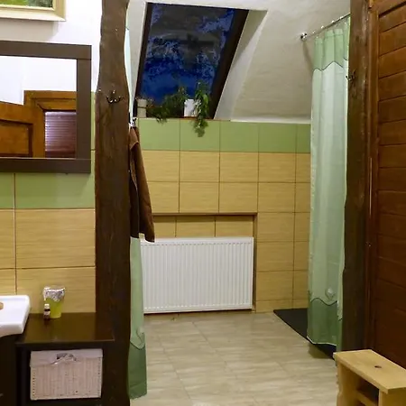 Stara Krcma אורחן Stratená