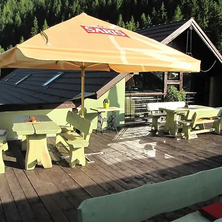 Stara Krcma אורחן Stratená